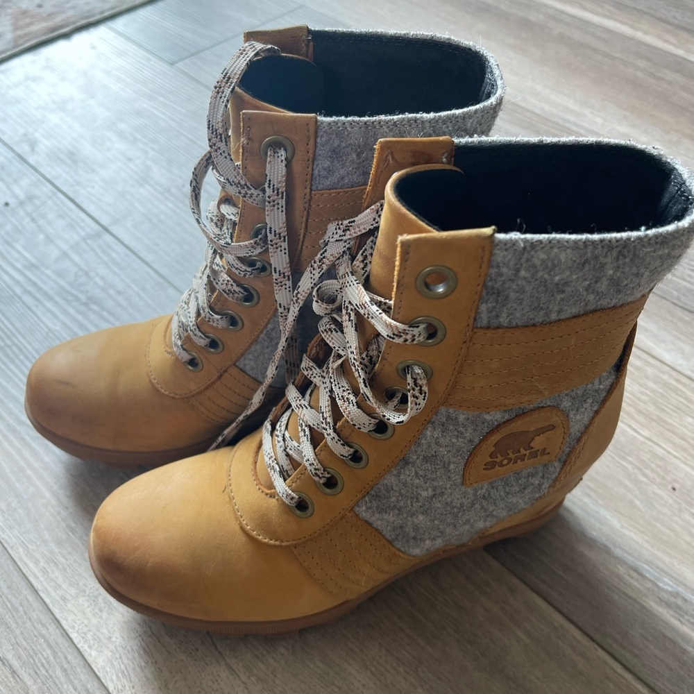 Sorel Joan of Arctic Wedge Lace Boot